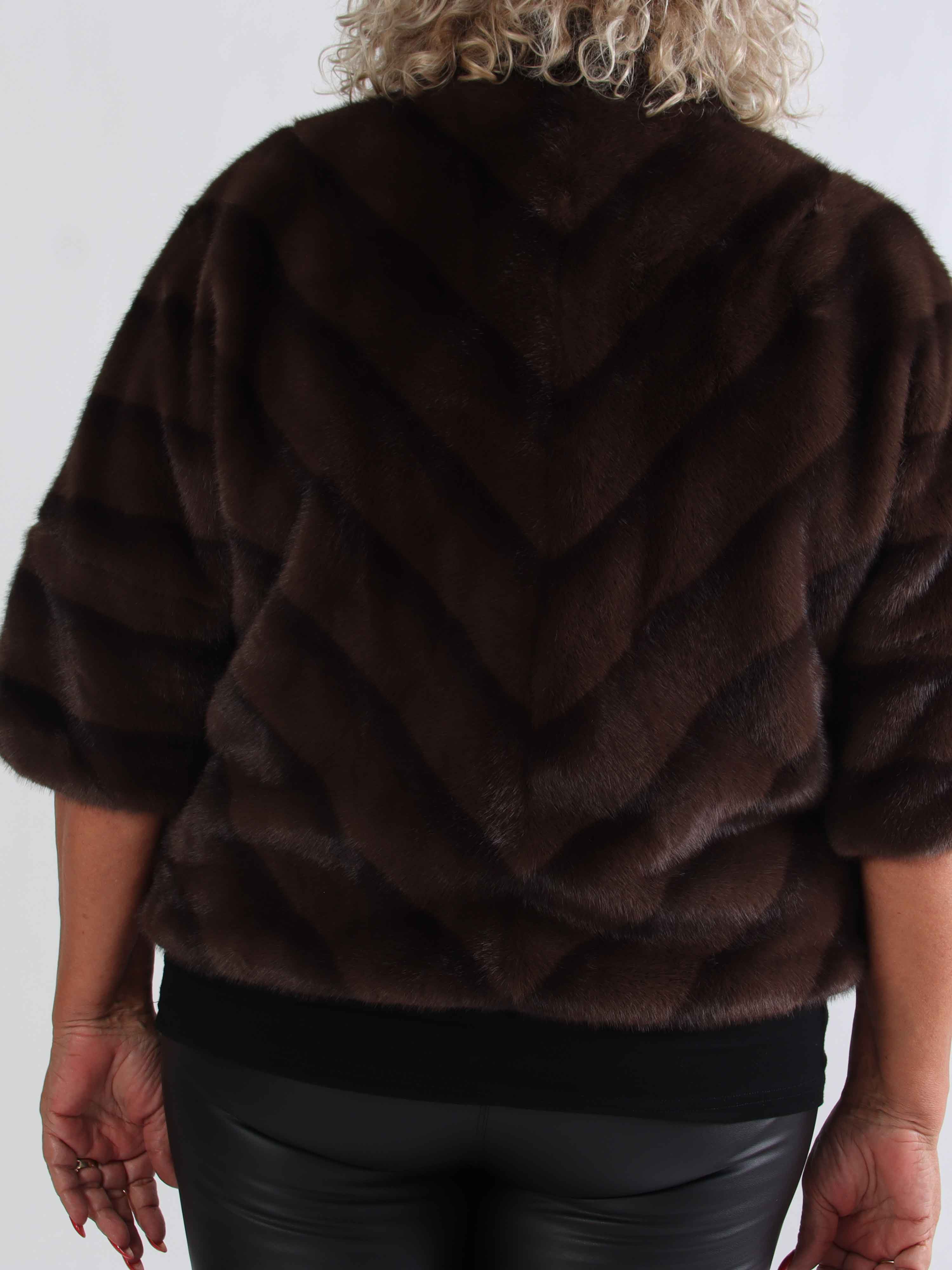 Torrey - Elegant plus size faux fur jakke i lys beige med 3/4 ærmer